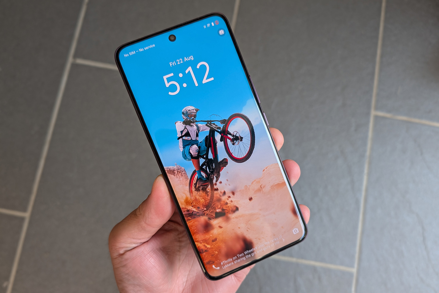 Vivo V60 review lock screen
