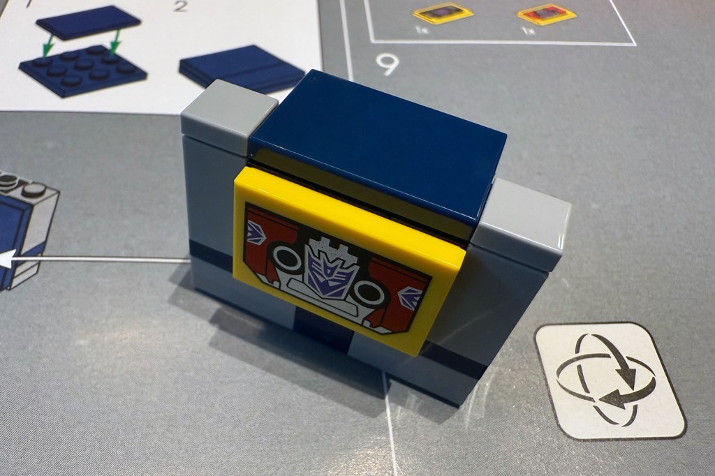 Tiny Lego Soundwave