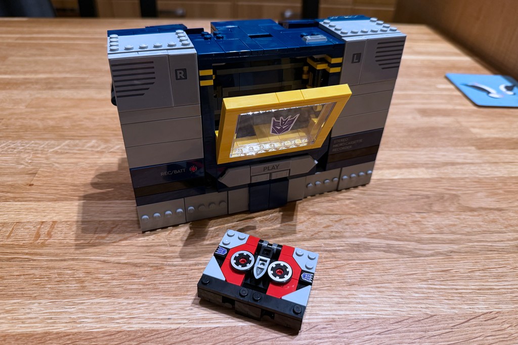 Soundwave in deck form
