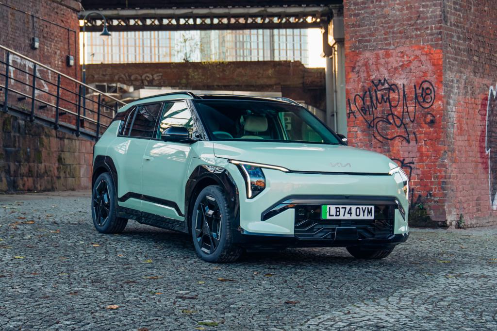 Kia EV3 on road