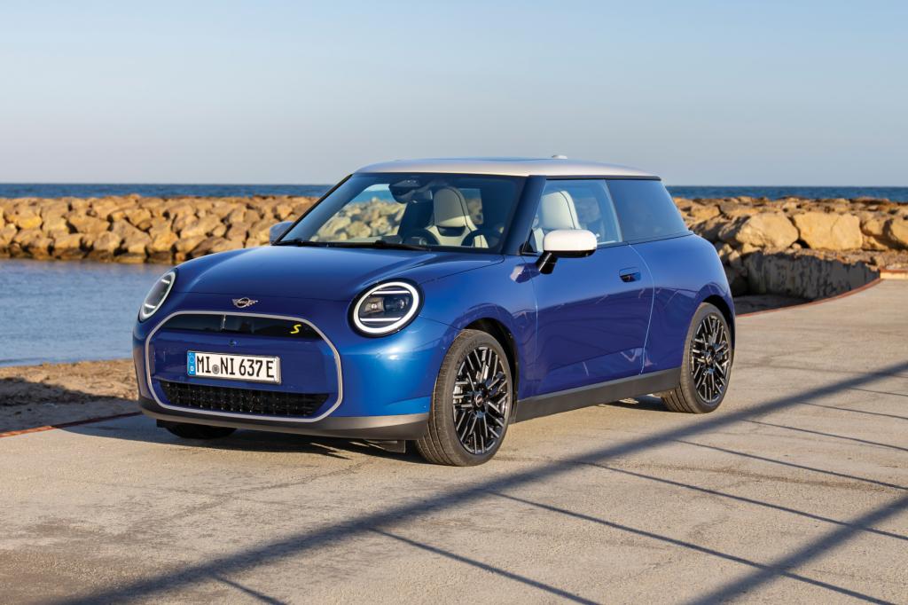 Mini Cooper SE on road
