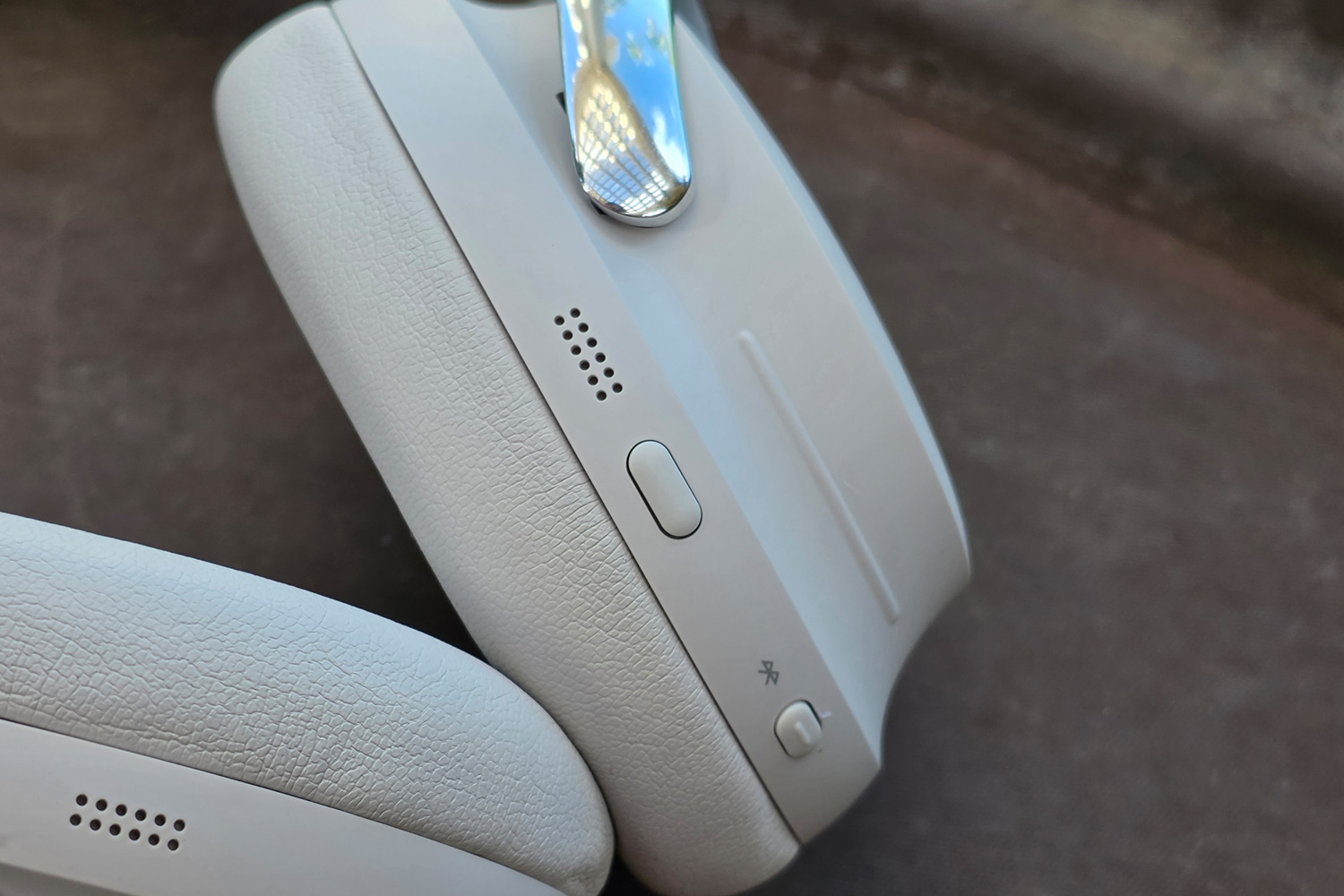 Bose Quietcomfort Ultra headphones Gen 2 review buttons