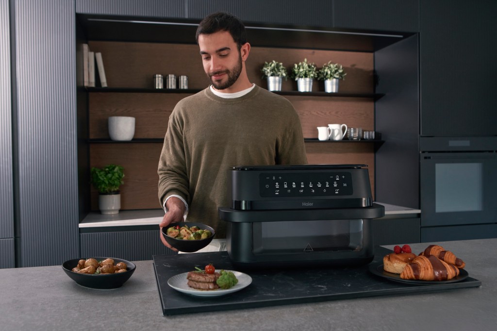 Man using Haier air fryer