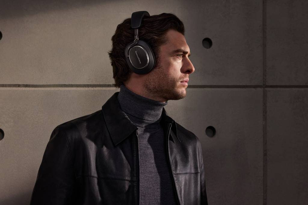 Bowers and Wilkins PX8 S2