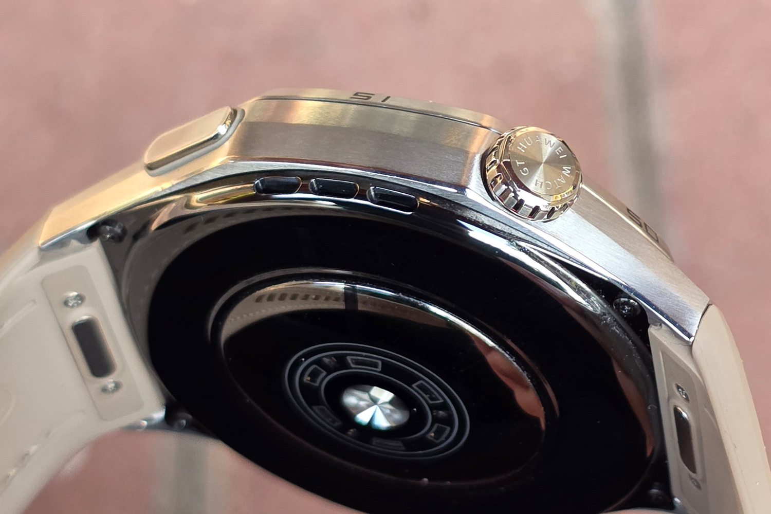 Huawei Watch GT 6 Pro reviw speaker