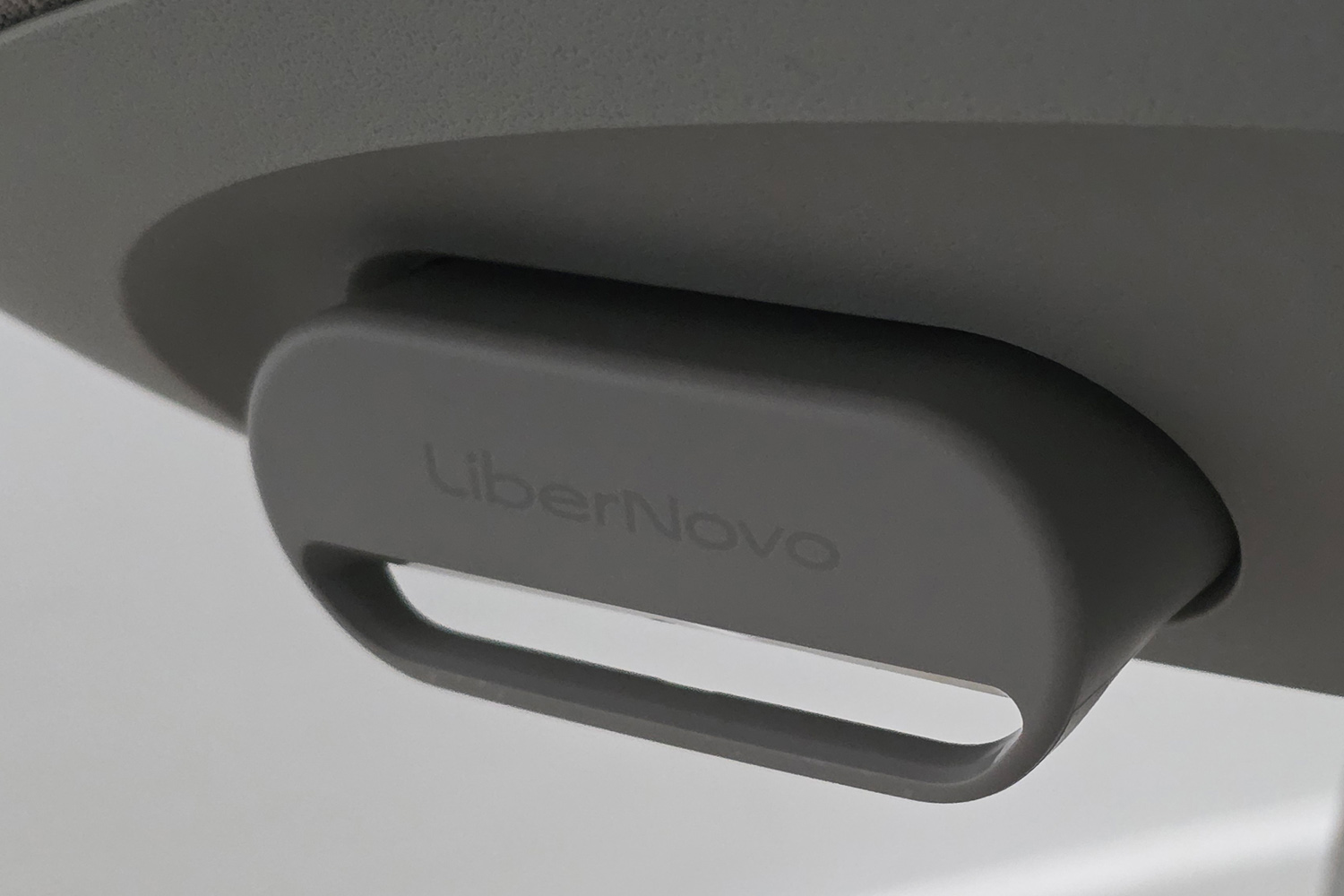 LiberNovo Omni chair review battery slot