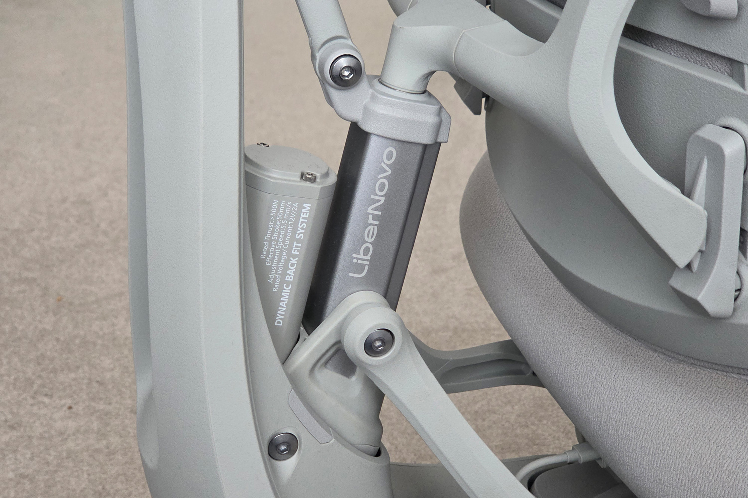 LiberNovo Omni chair review electric lumbar adjustment
