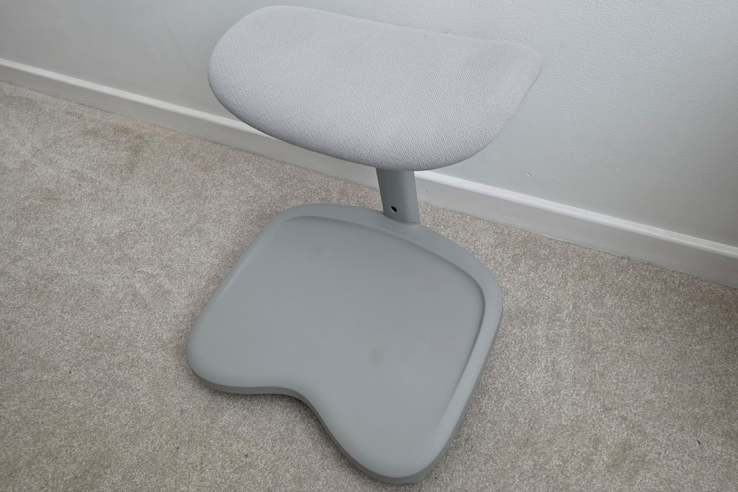 LiberNovo Omni chair review footrest