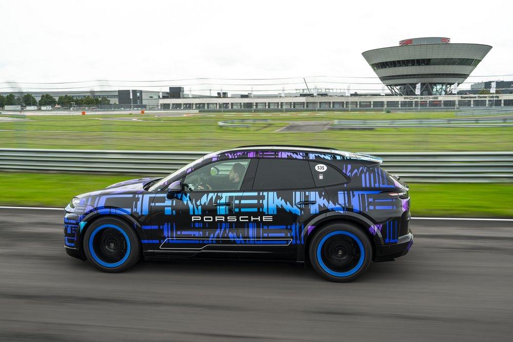 Porsche Cayenne electric prototype side pan