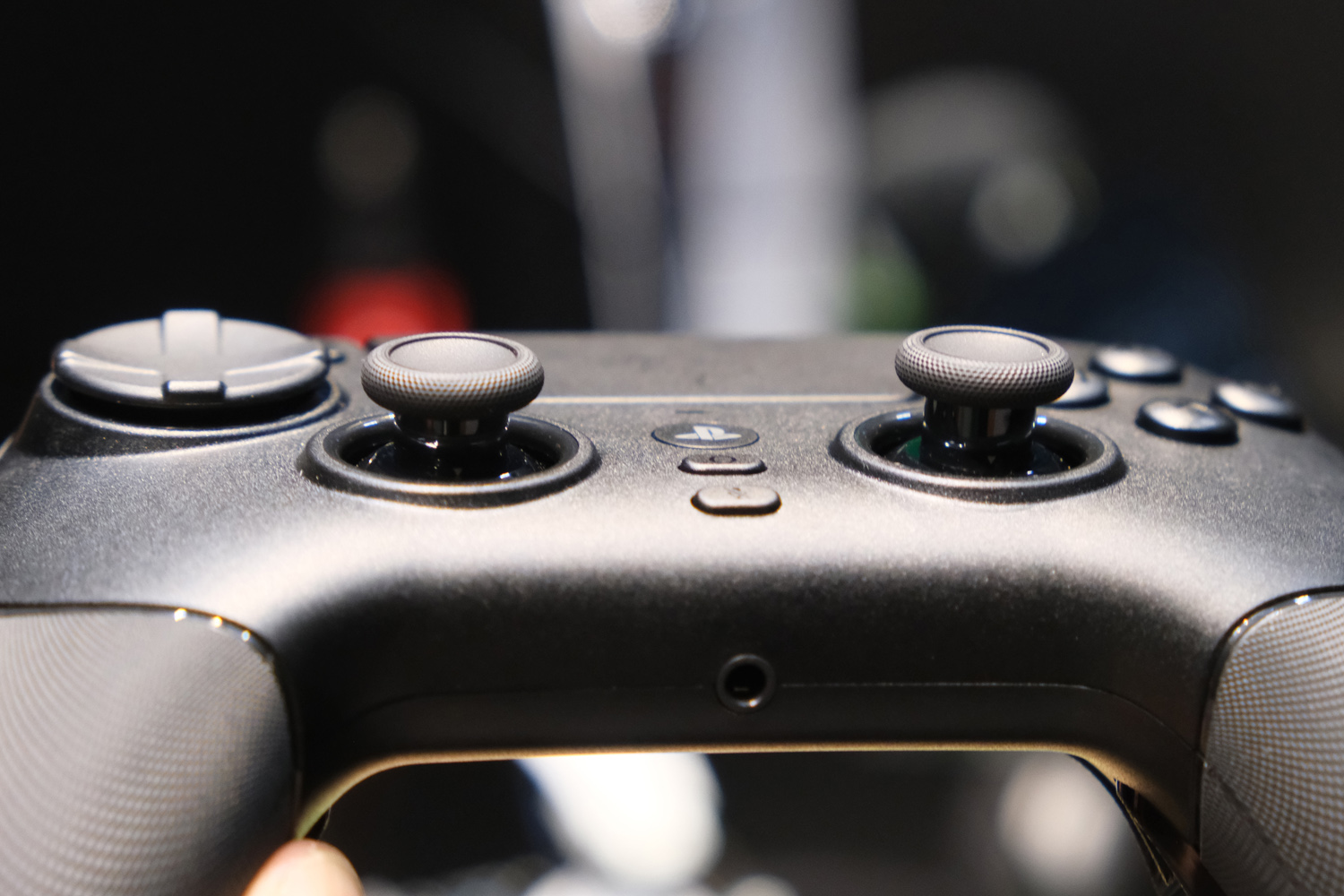 Razer Raiju V3 Pro handson analogue sticks