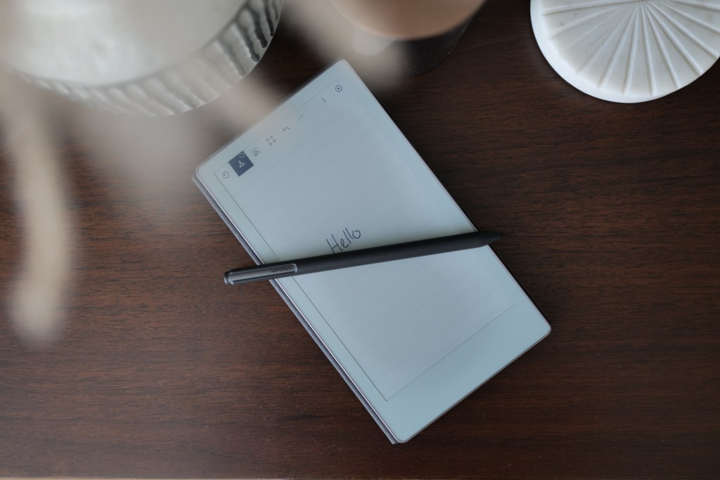 writing on the Remarkable Paper Pro Move