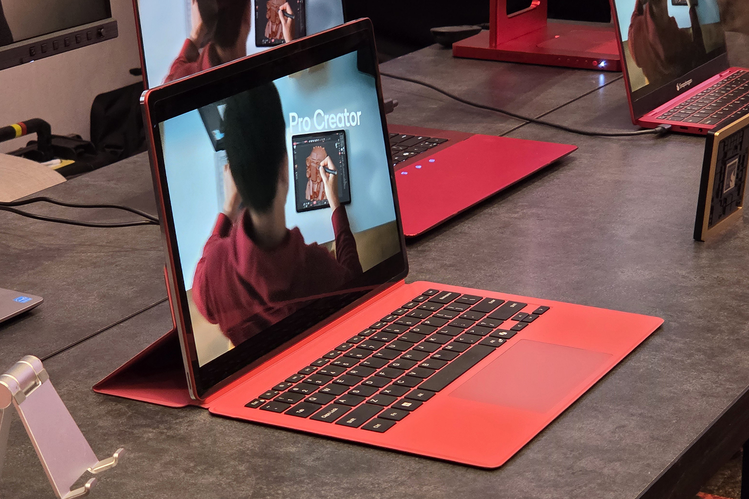 Snapdragon X2 Elite reference devices tablet