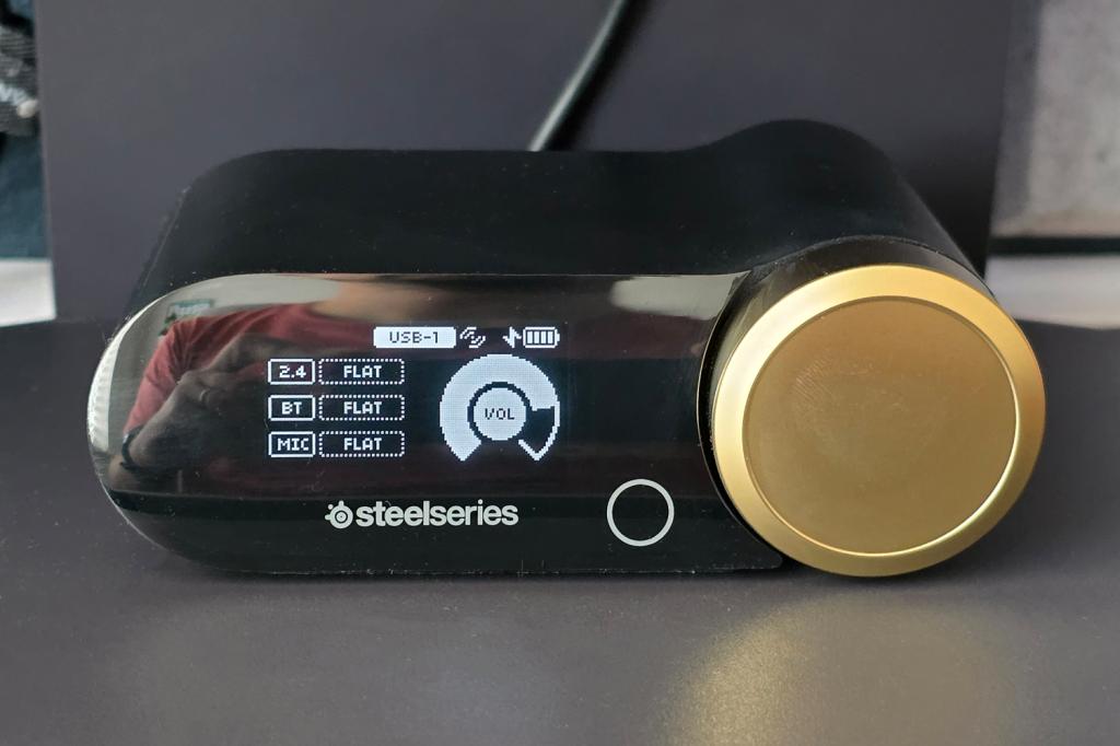 Steelseries Arctis Nova Elite review GameHub LCD