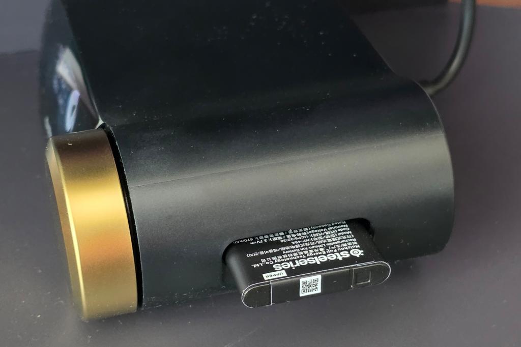 Steelseries Arctis Nova Elite review GameHub battery storage