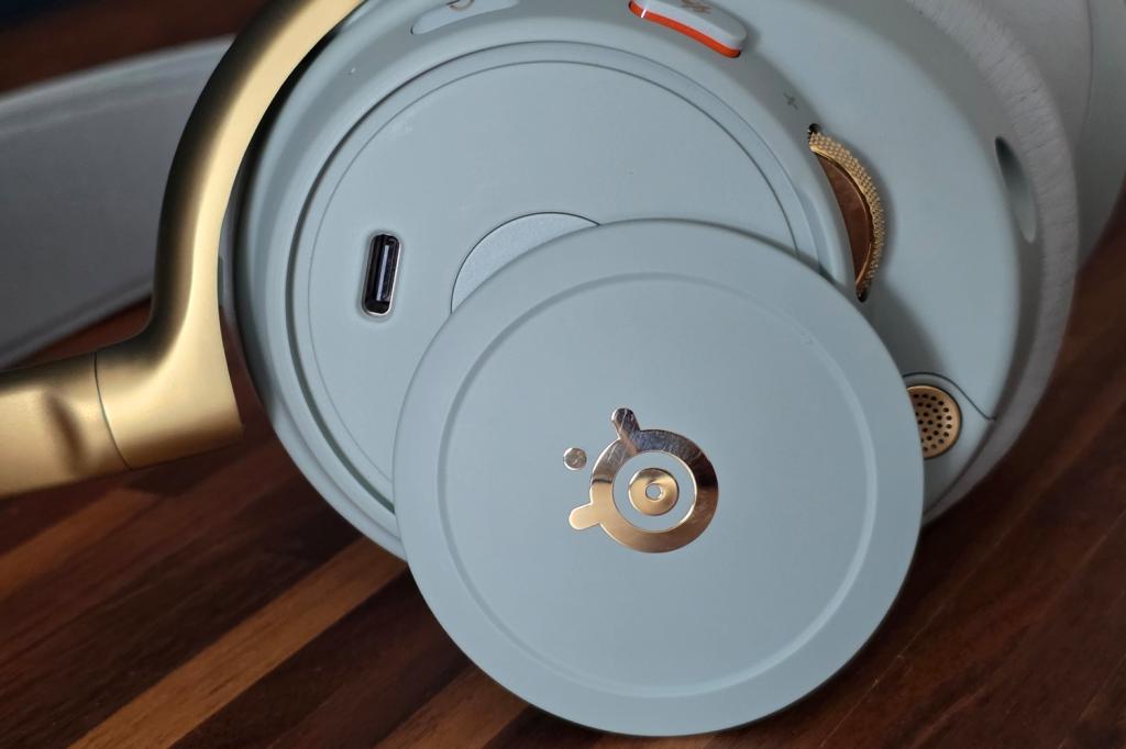 Steelseries Arctis Nova Elite review USB