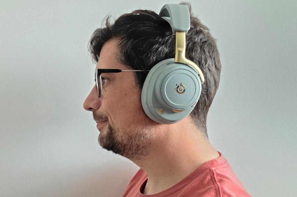 Steelseries Arctis Nova Elite review wearing side