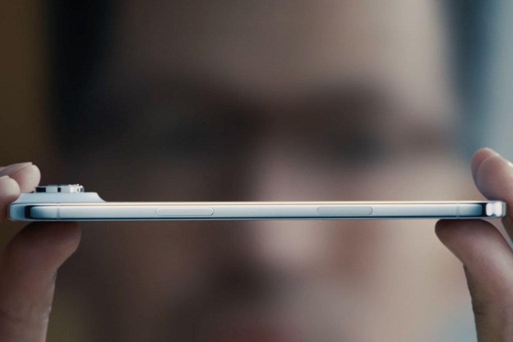 Bendy iPhone Air