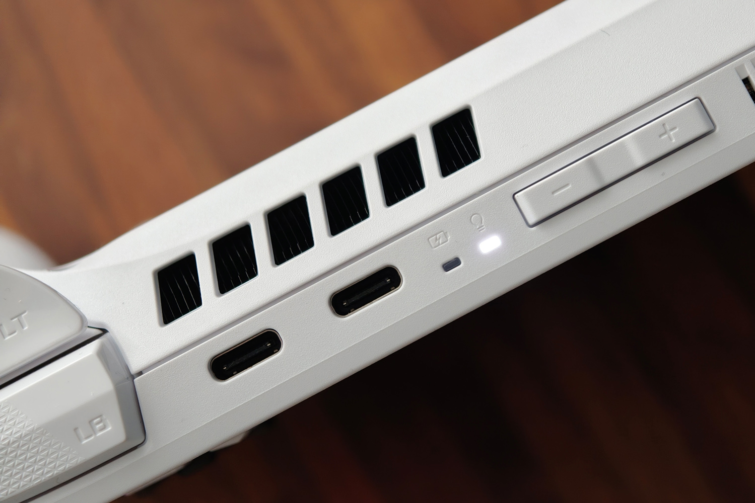 Asus Xbox ROG Ally review USB