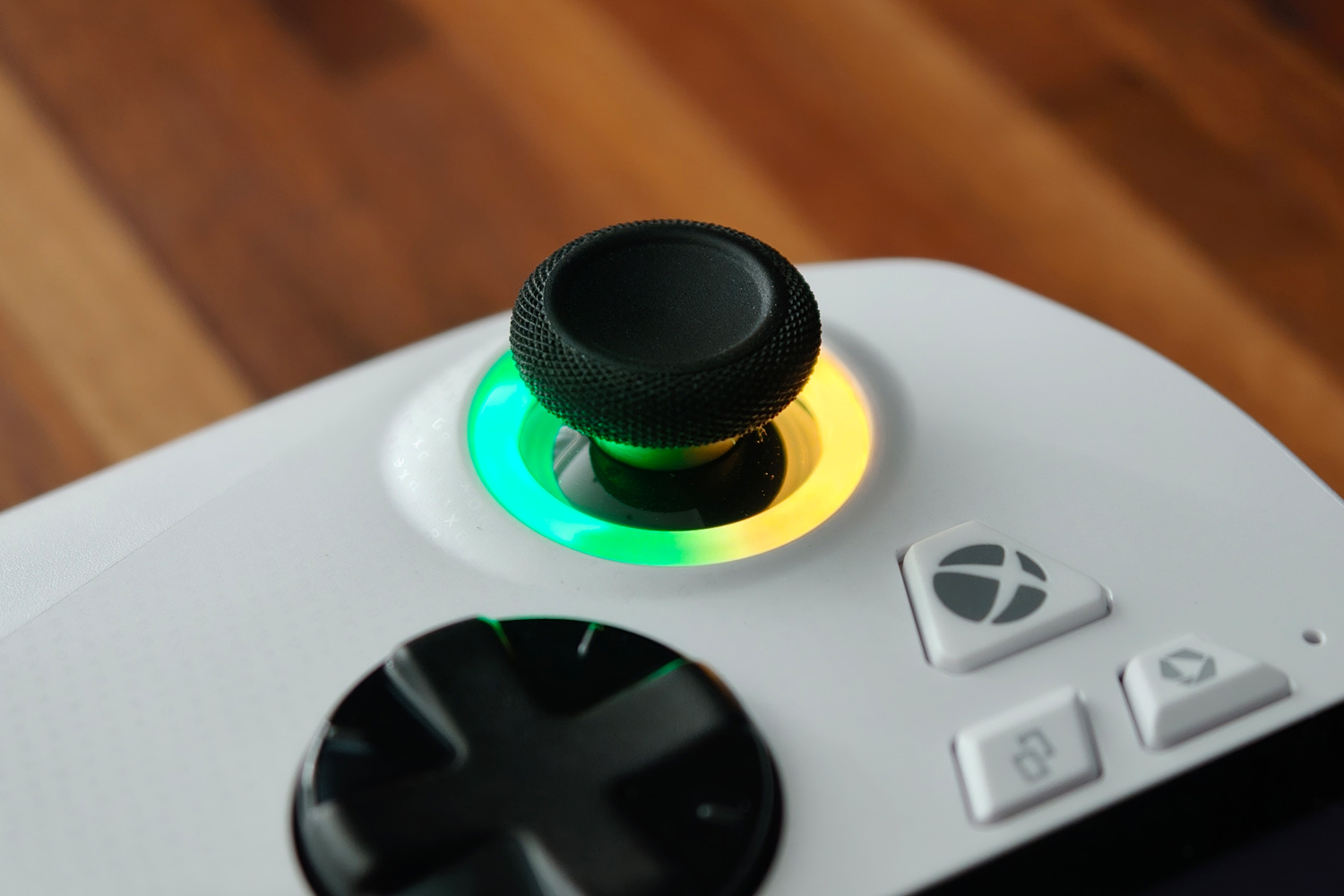 Asus Xbox ROG Ally review analogue stick LED