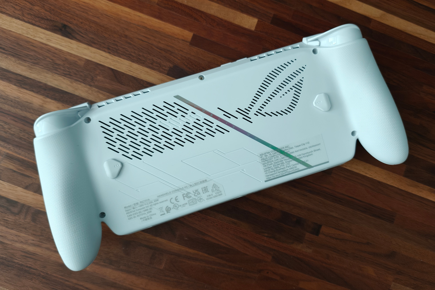 Asus Xbox ROG Ally review rear