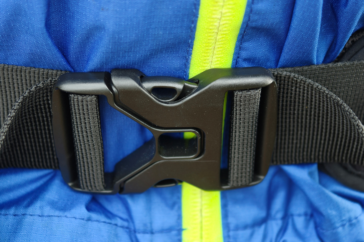 Hypershell X Ultra review belt buckle