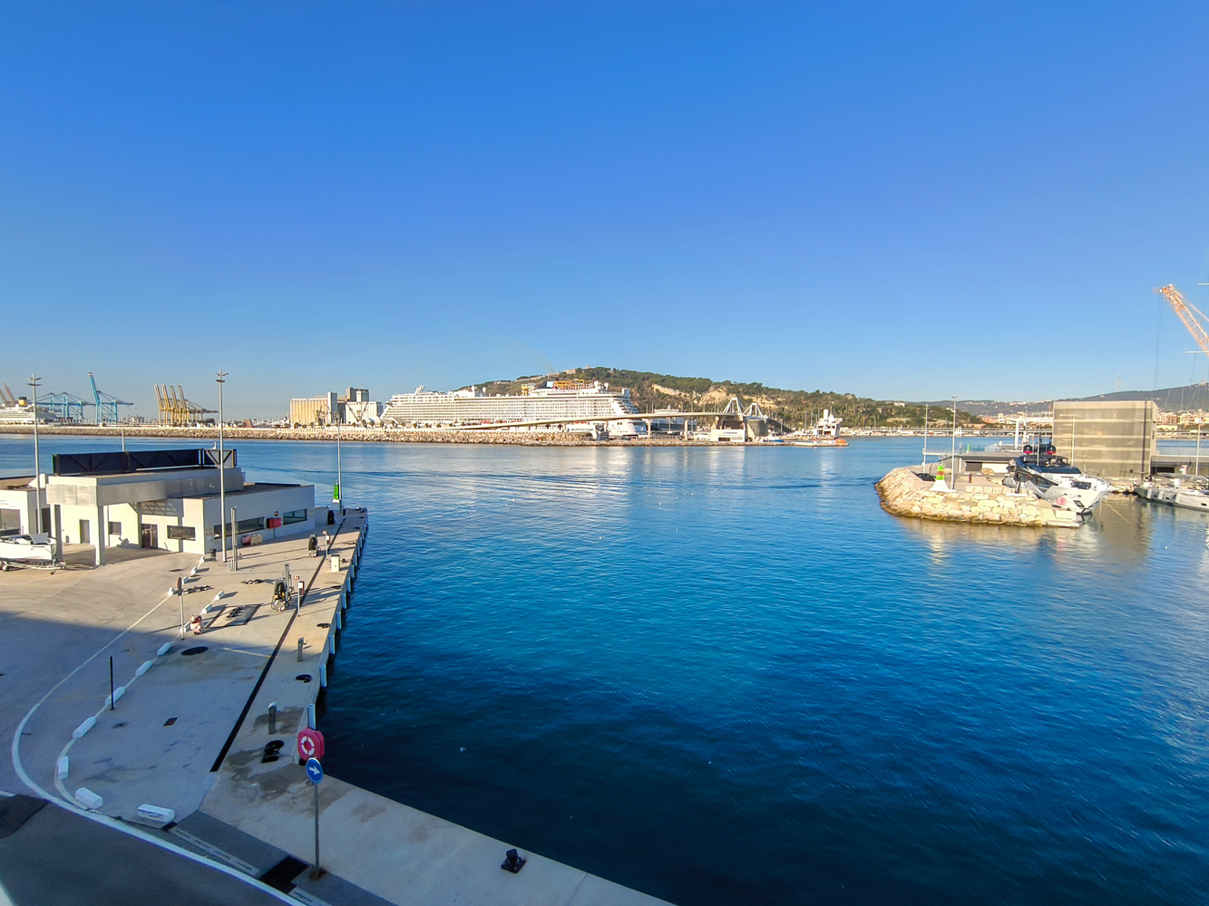 Nothing Phone 3a Lite camera samples marina ultrawide