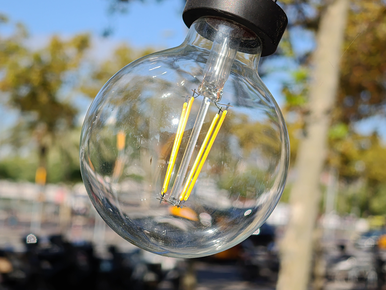 Nubia Z80 Ultra camera samples lightbulb