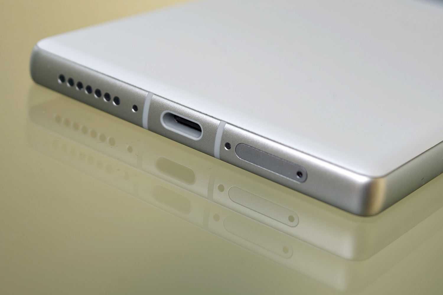 Nubia Z80 Ultra review USB port