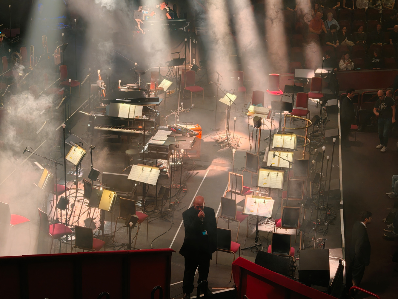 Oppo Find X9 Pro Hasselblad extender lens 13x phone only