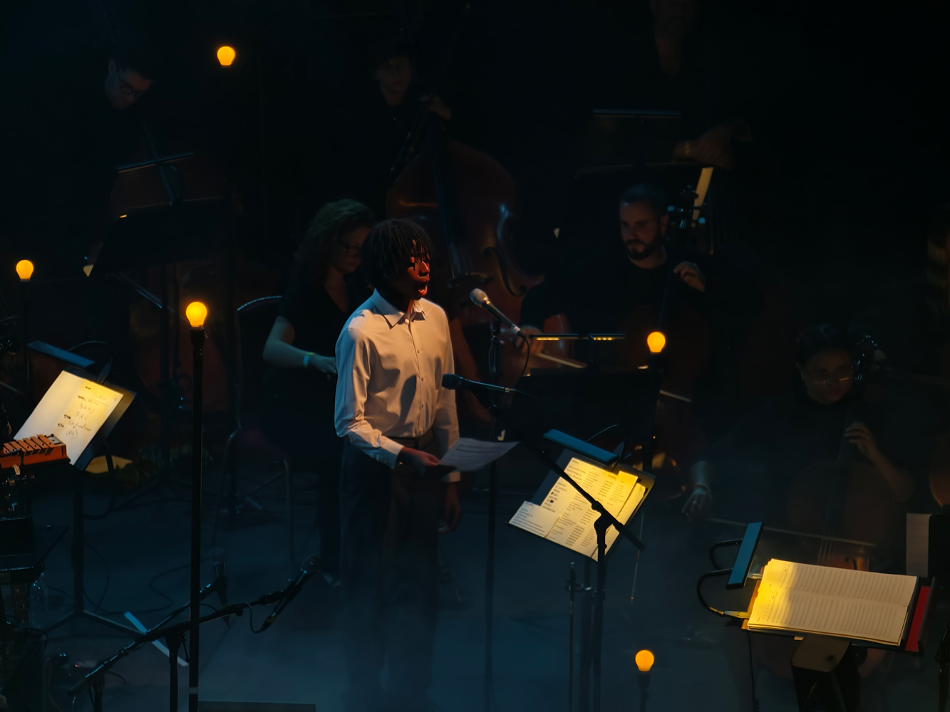 Oppo FInd X9 Pro Hasselblad extender lens singer