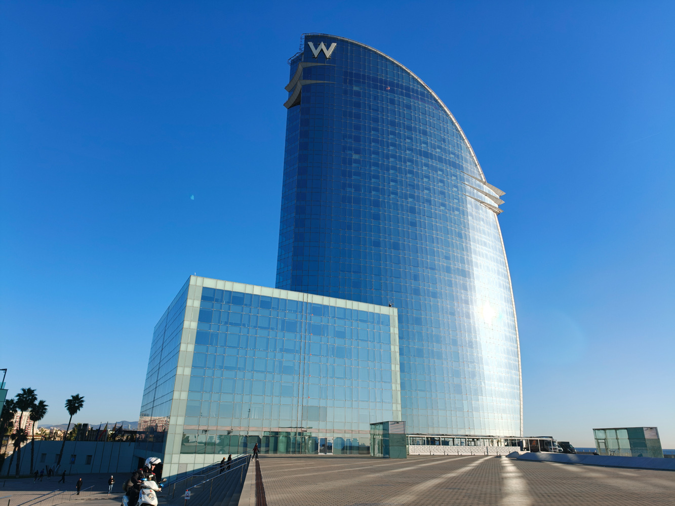 Oppo Find X9 Pro camera samples - W hotel