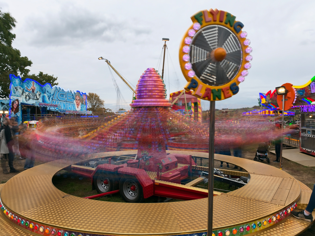 Oppo Find X9 Pro camera samples - carnival ride long exposure