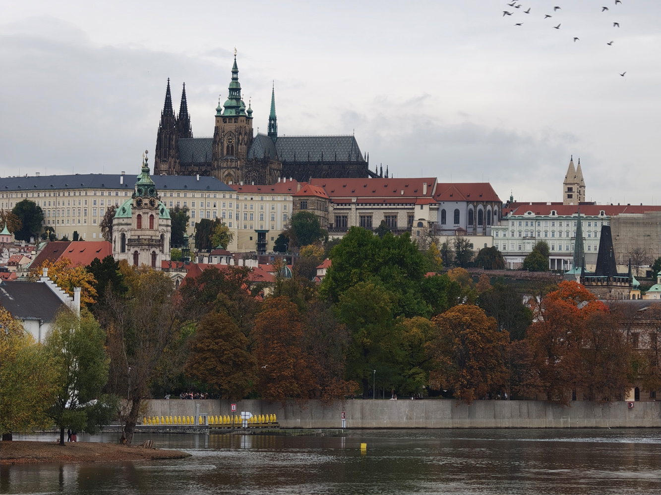 Oppo Find X9 Pro camera samples - prague river 6x