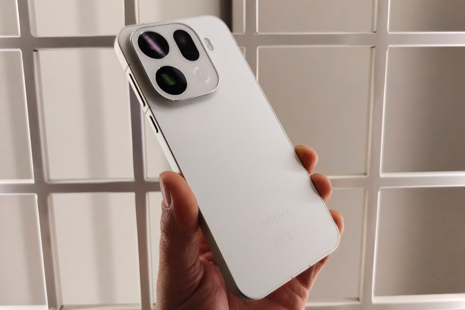 Oppo Find X9 Pro review grid rear