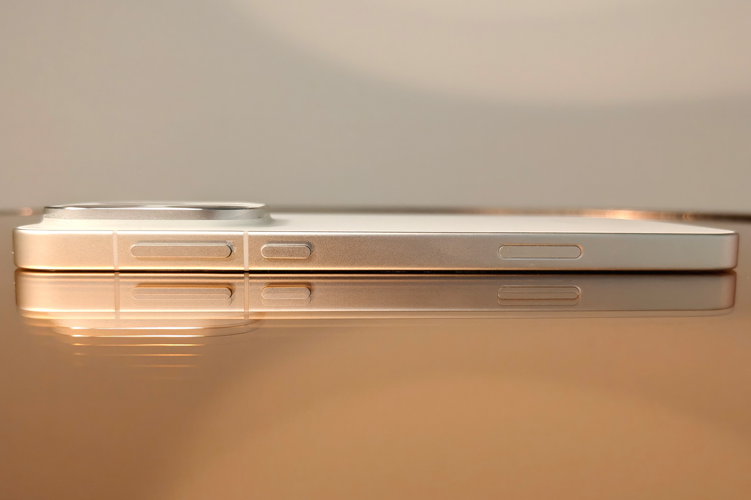 Oppo Find X9 Pro review side profile