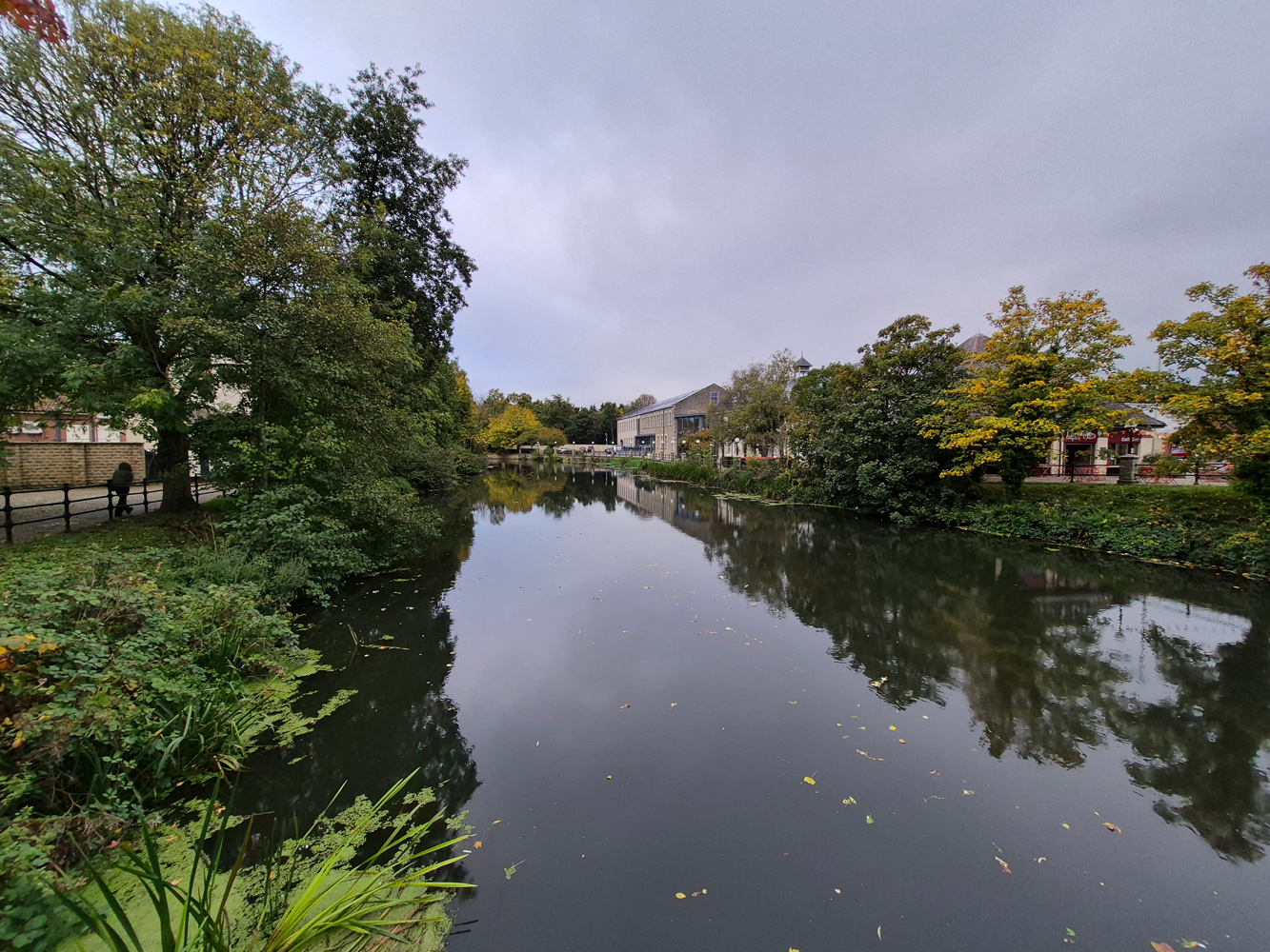 Samsung Galaxy S25 FE camera samples river ultrawide