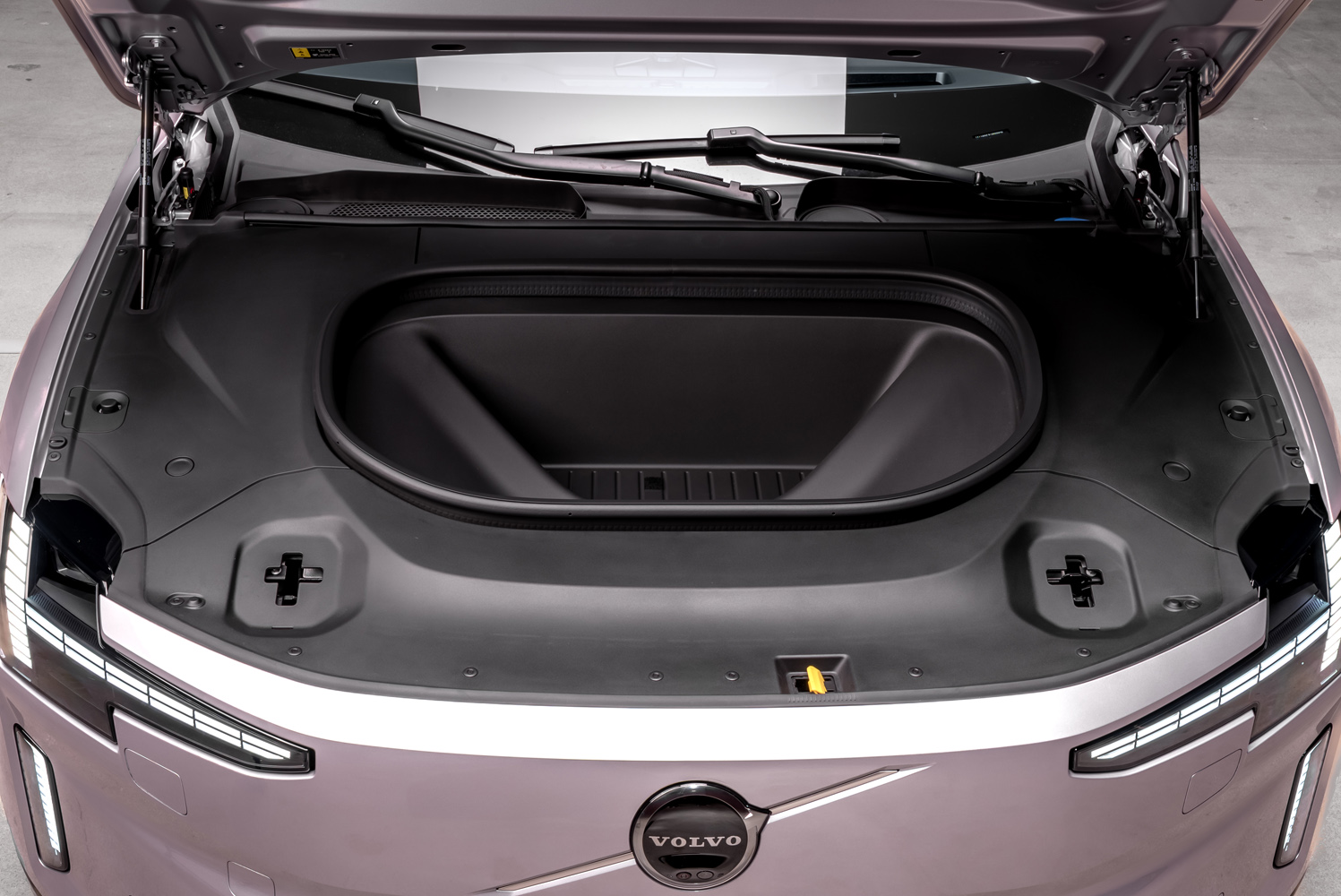 Volvo ES90 drive 2025 frunk