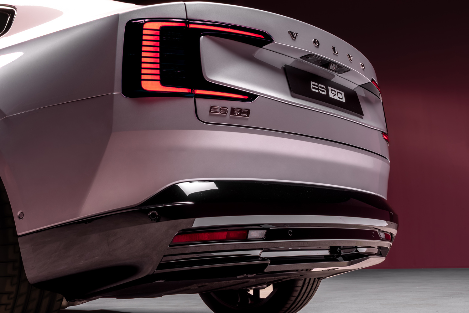 Volvo ES90 drive 2025 rear bumper