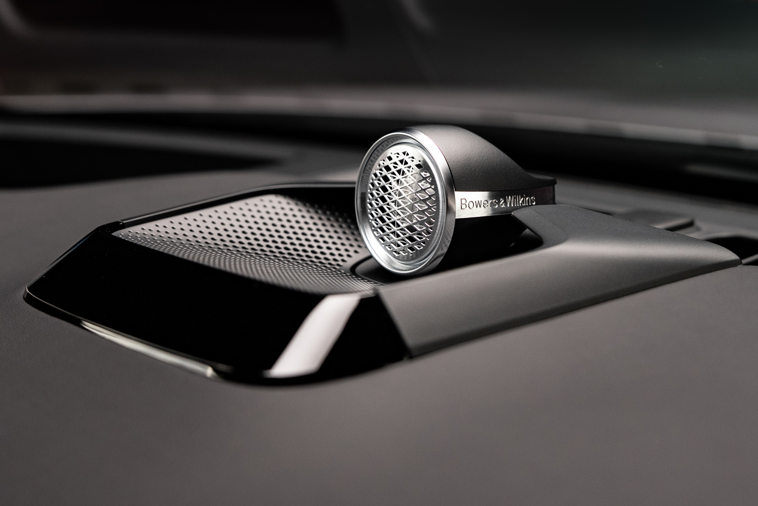 Volvo ES90 drive 2025 speaker dashboard