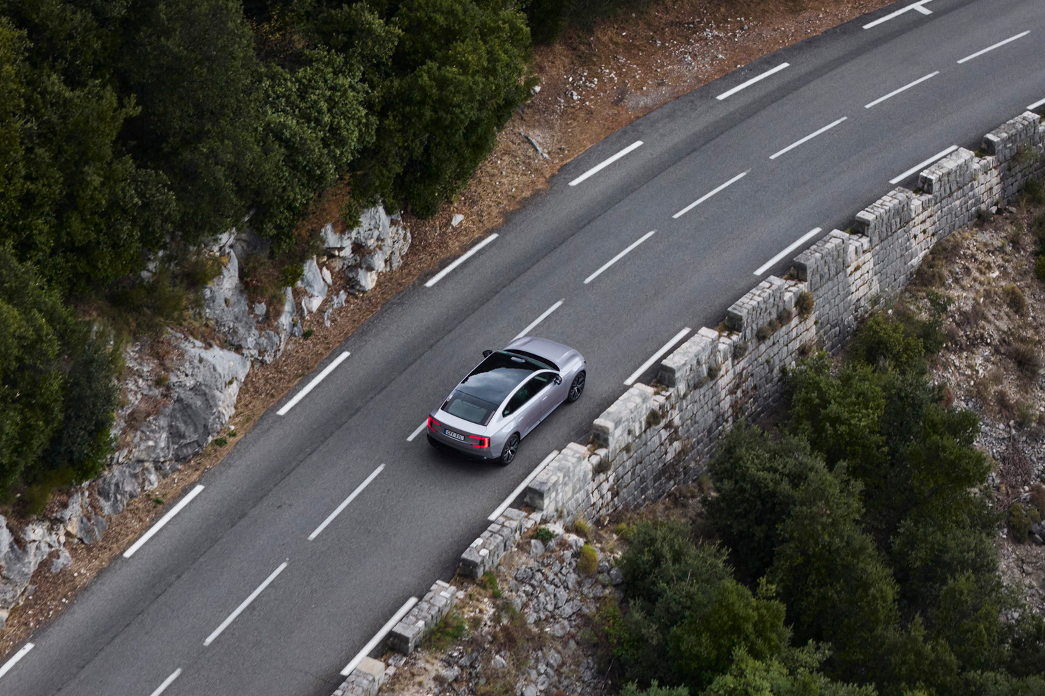Volvo ES90 drive 2025 tracking aerial