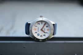 I’ve been walking around with trash on my wrist for two weeks – meet the Detrash Great White watch