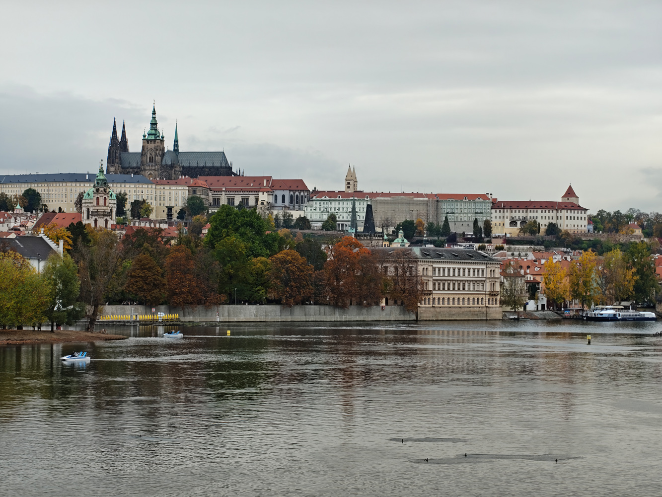 OnePlus 15 camera samples Prague 3x