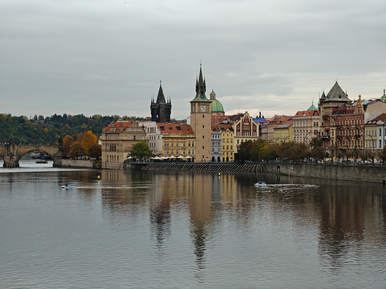 OnePlus 15 camera samples Prague river 3x