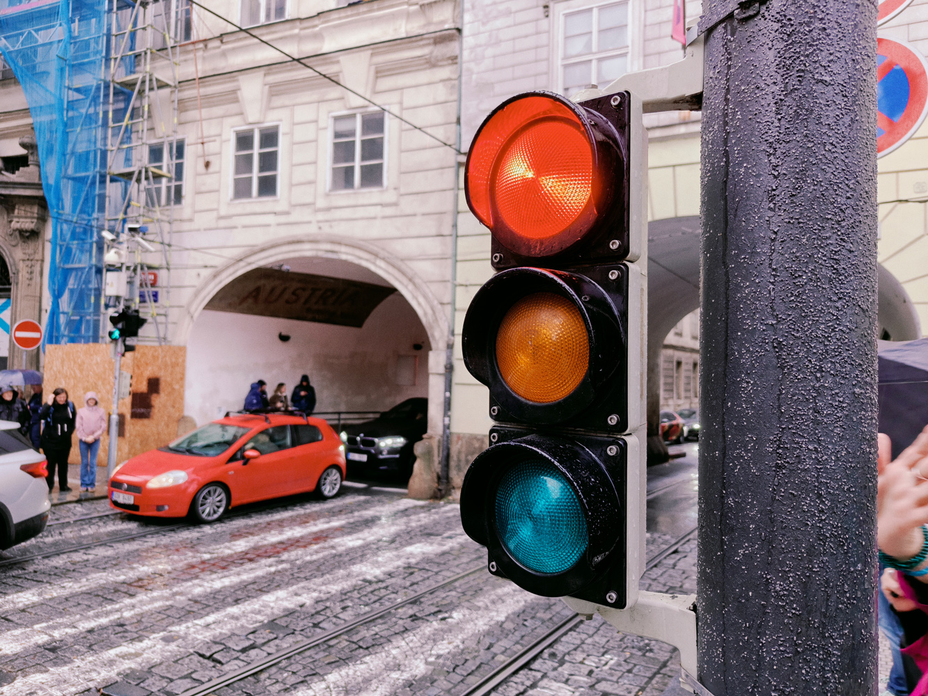 OnePlus 15 camera samples photo filters traffic lights