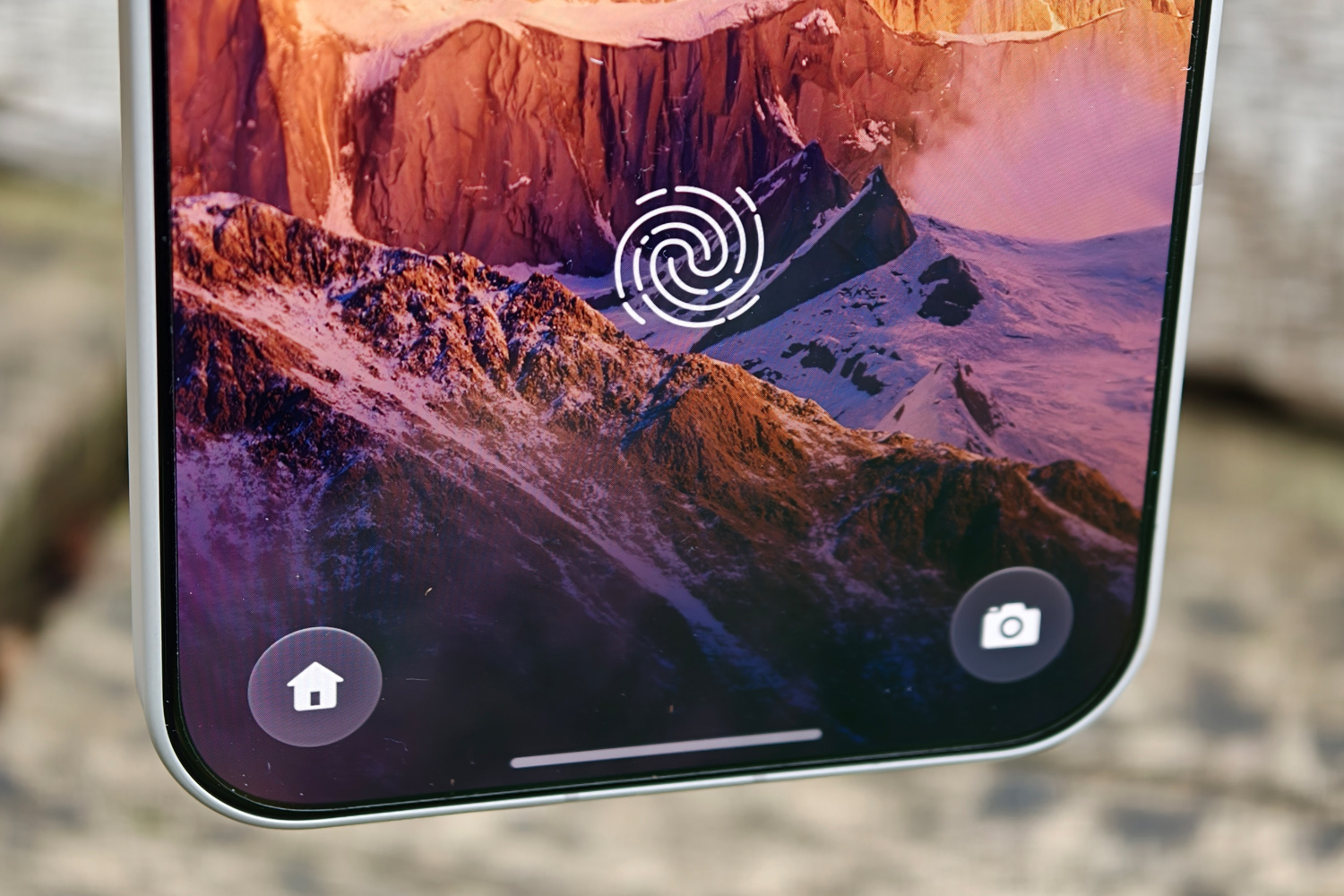 OnePlus 15 review fingerprint sensor