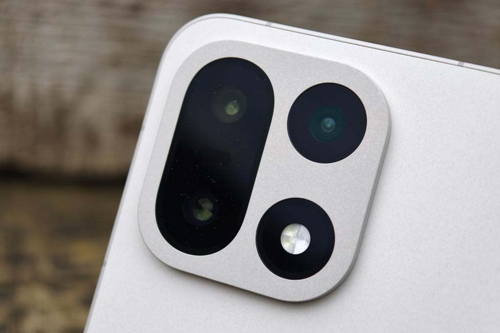 OnePlus 15 review rear cameras