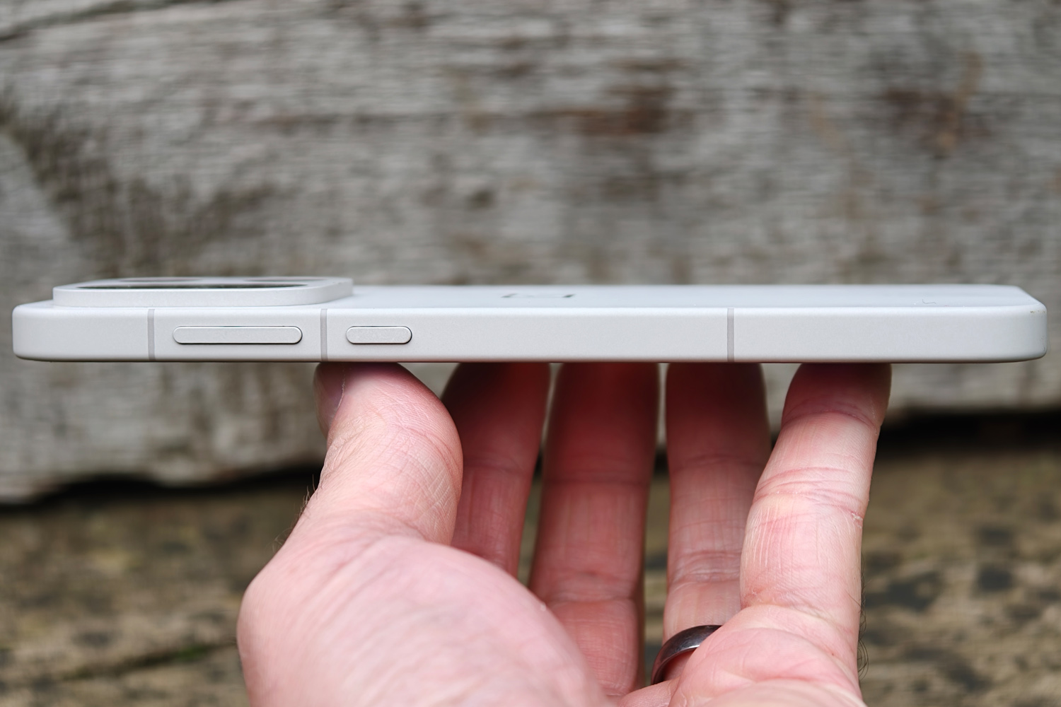 OnePlus 15 review side profile