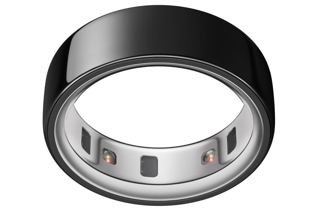 Oura Ring on white background