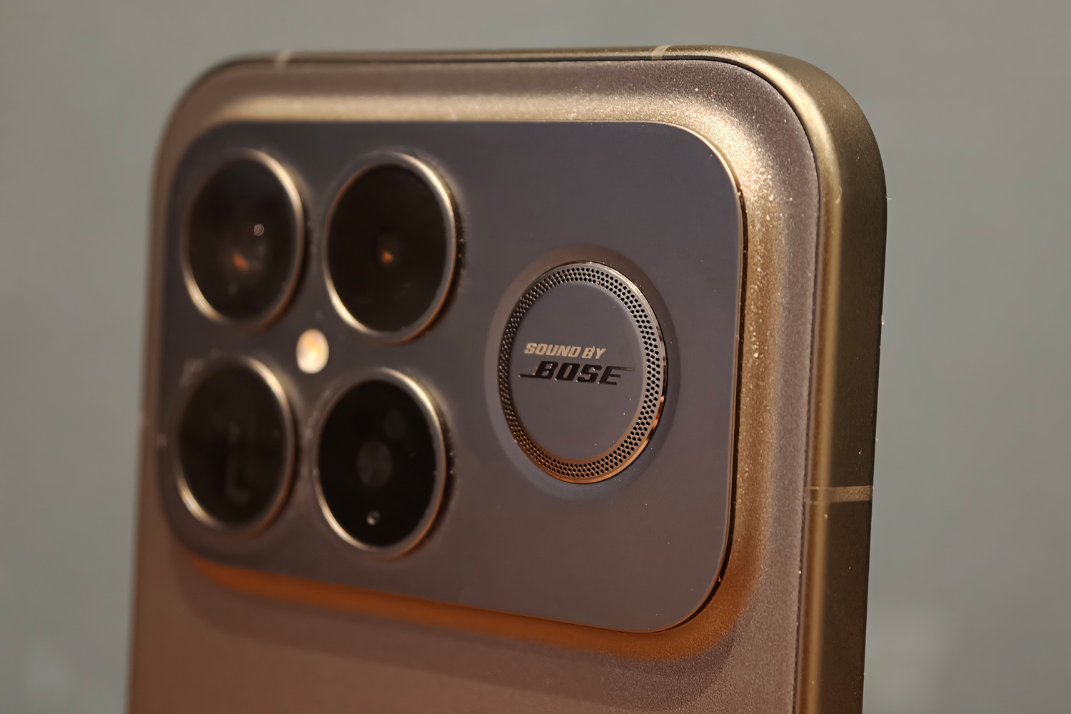 Poco F8 Ultra review speaker