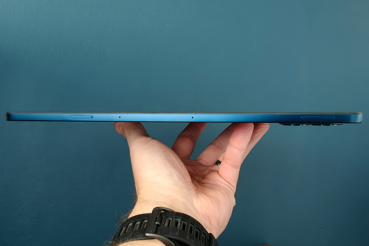 Poco Pad M1 review side profile